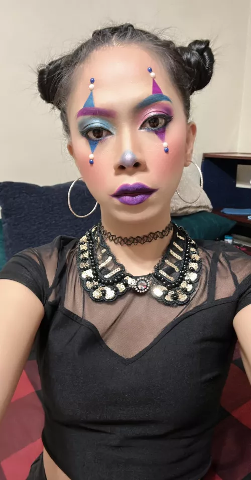 Asian hot clown 🤡
