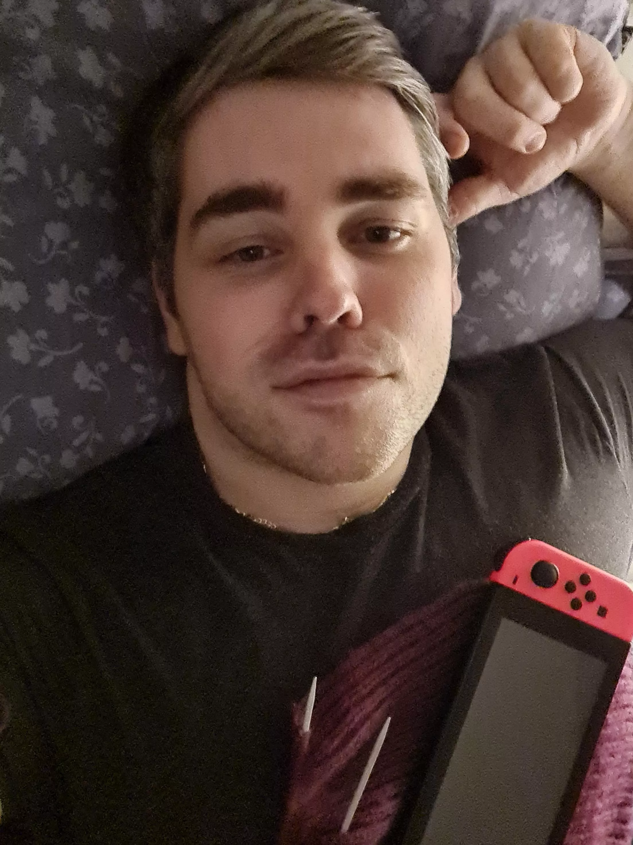 Been sick for almost the entire week, but now I can finally get back to making gaming and knitting progress! 🧶🎮