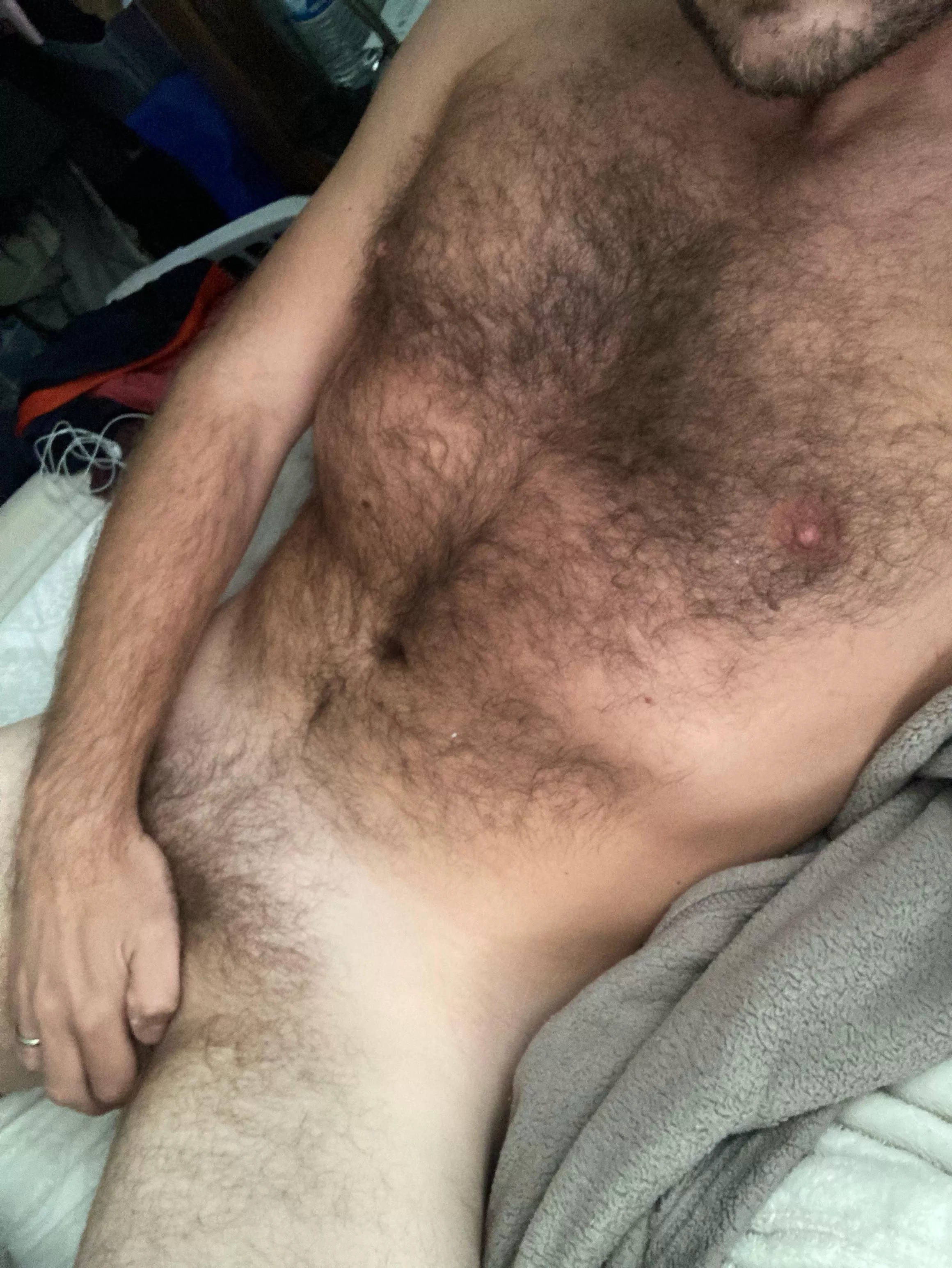 Bored and looking to chat!