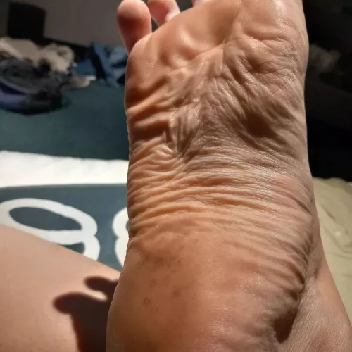 calloused size 11 uk manly feet ... requests?