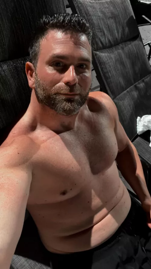 Chillin at the pool on vacay lookin to get my dick wet. [36]