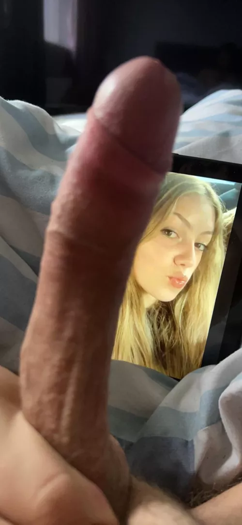 Cocking it’s little cum slut @maddisondebest18 rn kik me J2ORNNOC