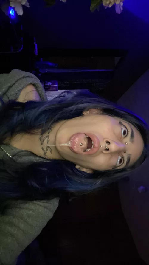 cum in my mouth ? 🤤