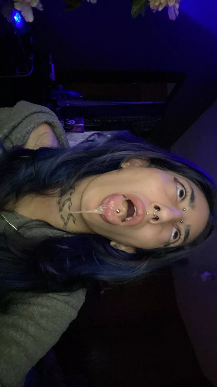 cum in my mouth ? 🤤