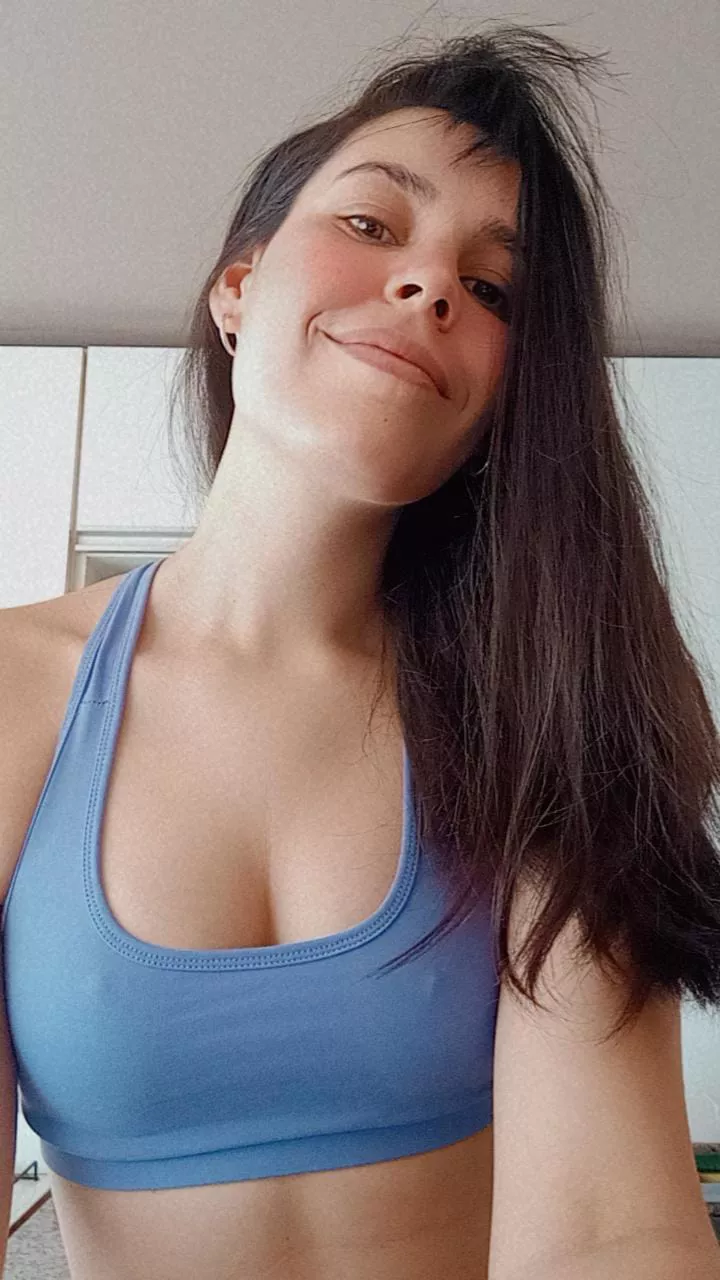 Don't be fooled by my good girl face because I'm not 😈 I love humillianting sissy sluts