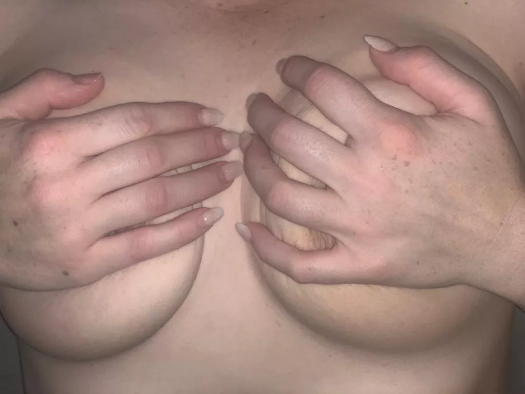 Feeling in a naughty mood 🫦