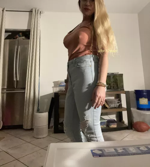 Find me in jeans, a t-shirt, & no bra on the daily✨