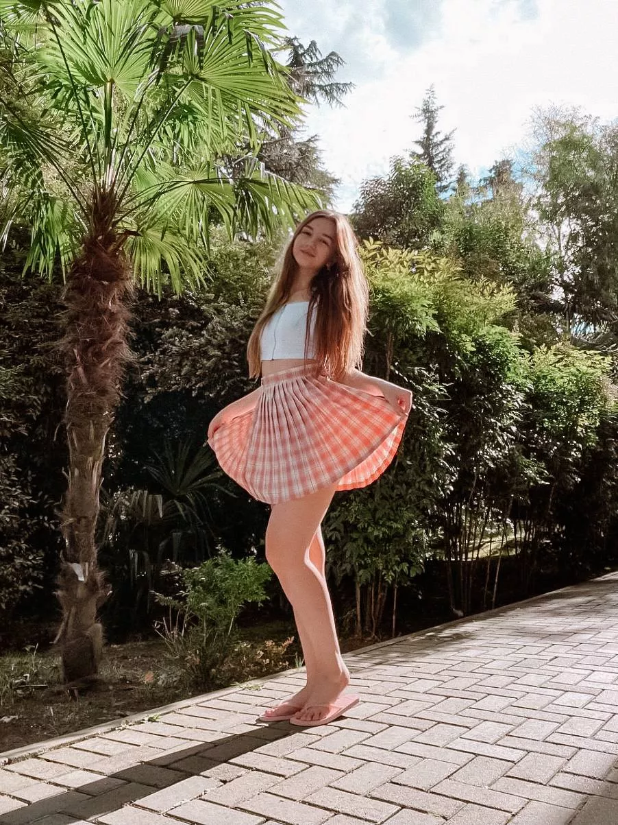 First of all, I love the heat and skirts