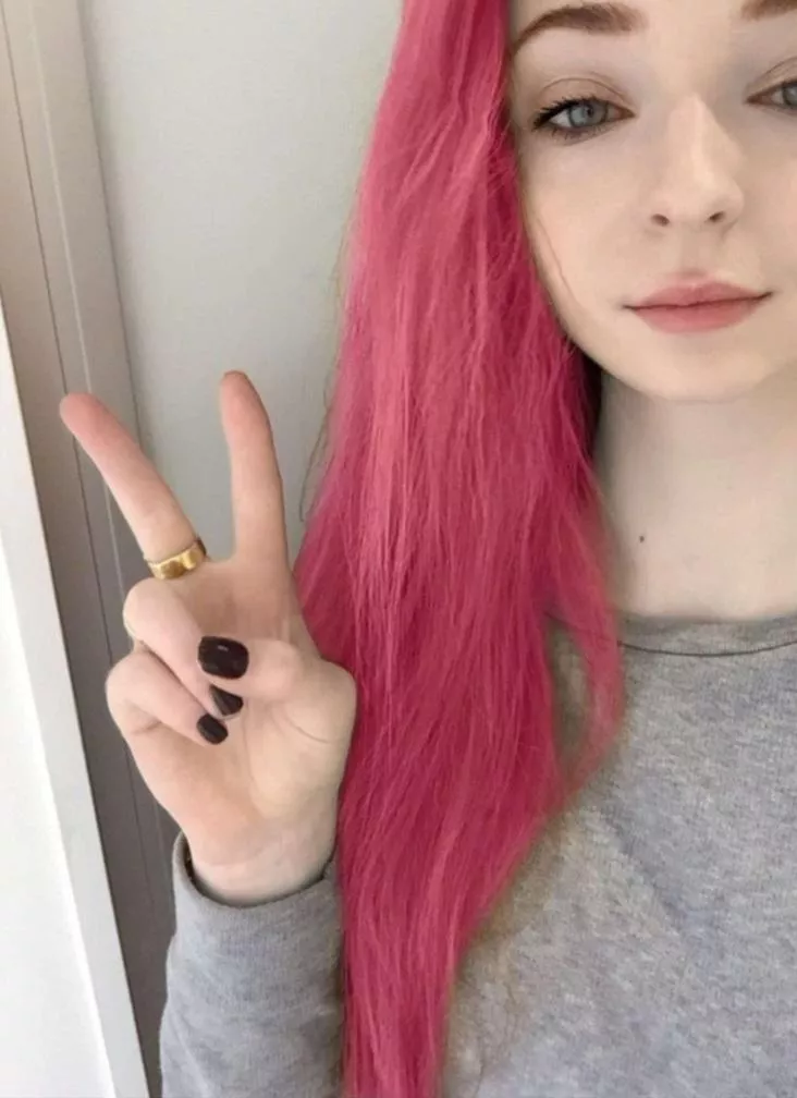 First time posting my face on here haii <3 💞💞