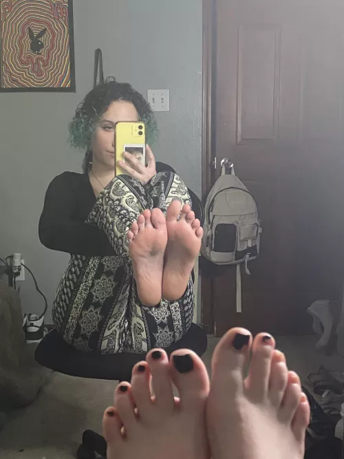 Get on all fours and be my foot stool