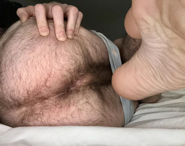 Hairy Hole Sunday 🕳️