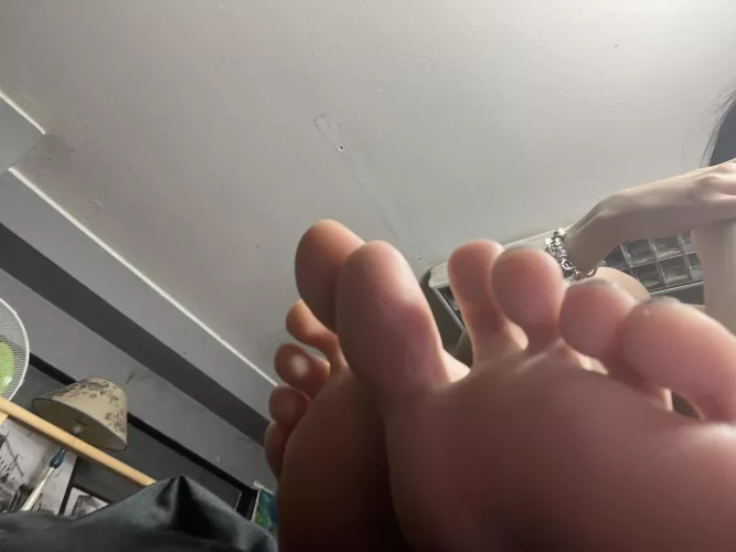 have you ever seen such funny fingers?