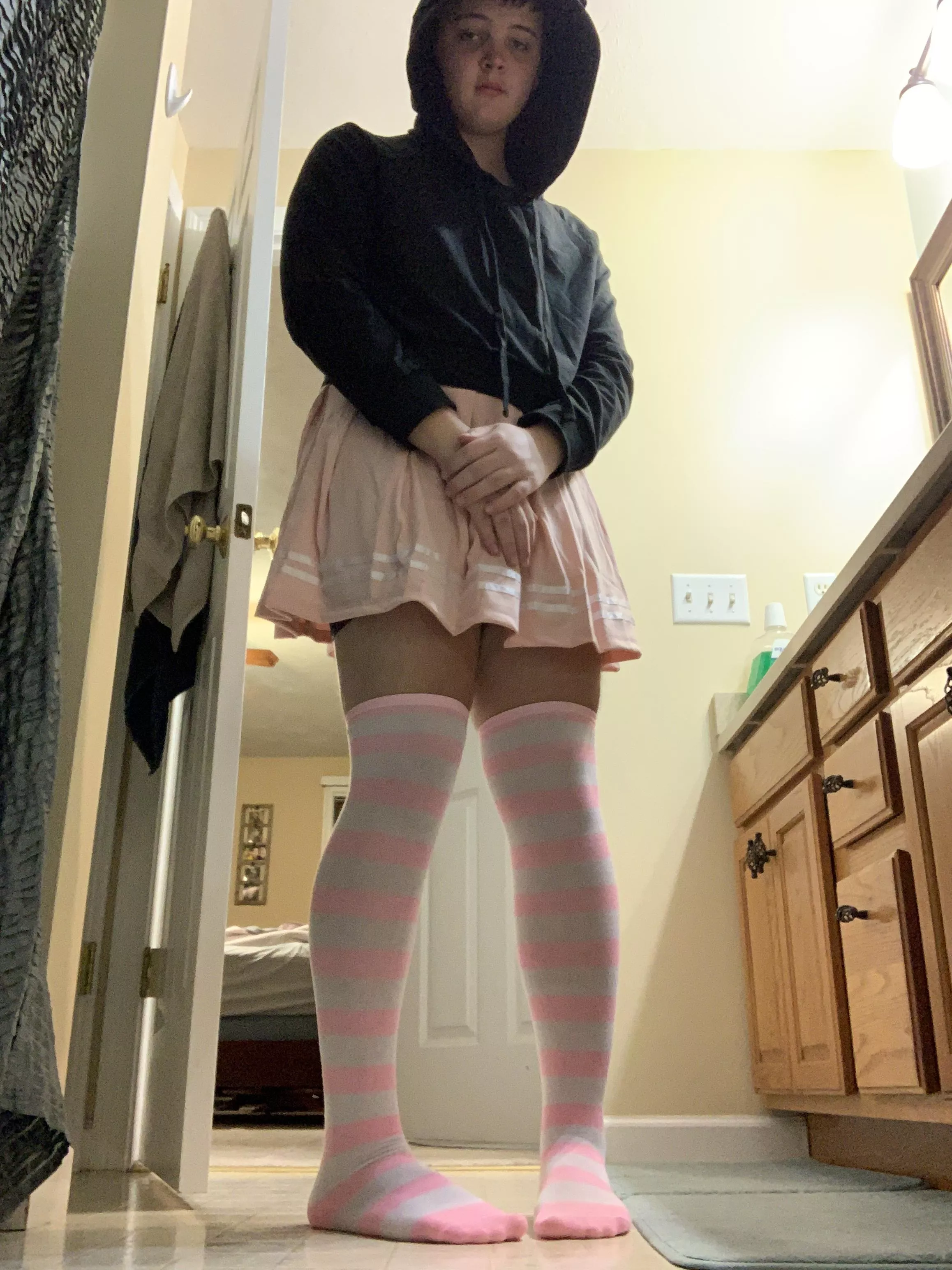 hello! this is my first time posting here, i would like some critiques on how i could look more feminine! here are a few pictures of me ( yes ik i need to shave )