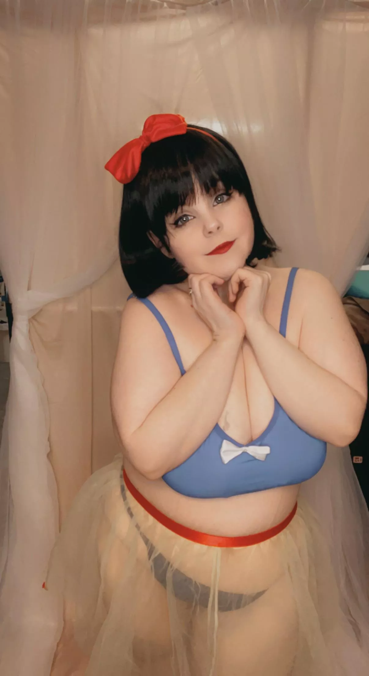 Hi, I’m Snow White the Dwarf. 😋