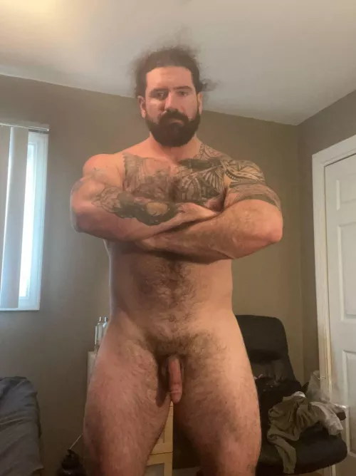 Home alone and need to drain my thick cock. Anyone wanna help this hairy thick daddy?