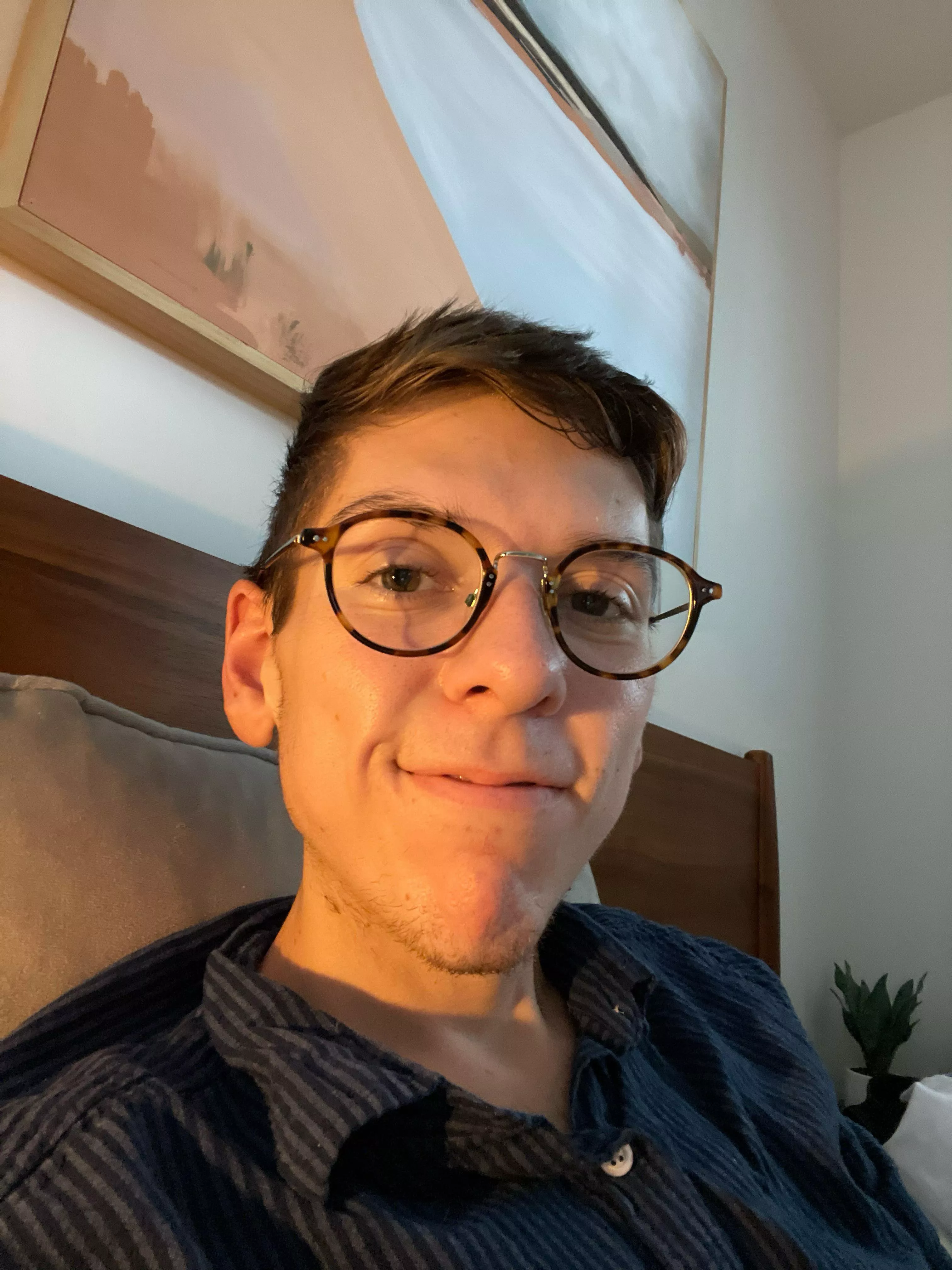 Home alone recovering after a month in the hospital. I look like a wreck but give me a break lmao, sepsis is no joke!