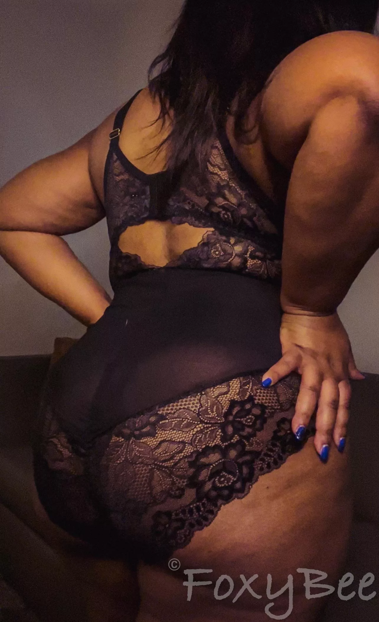 Horny Ebony cougar who loves to breastfeed her cubs.