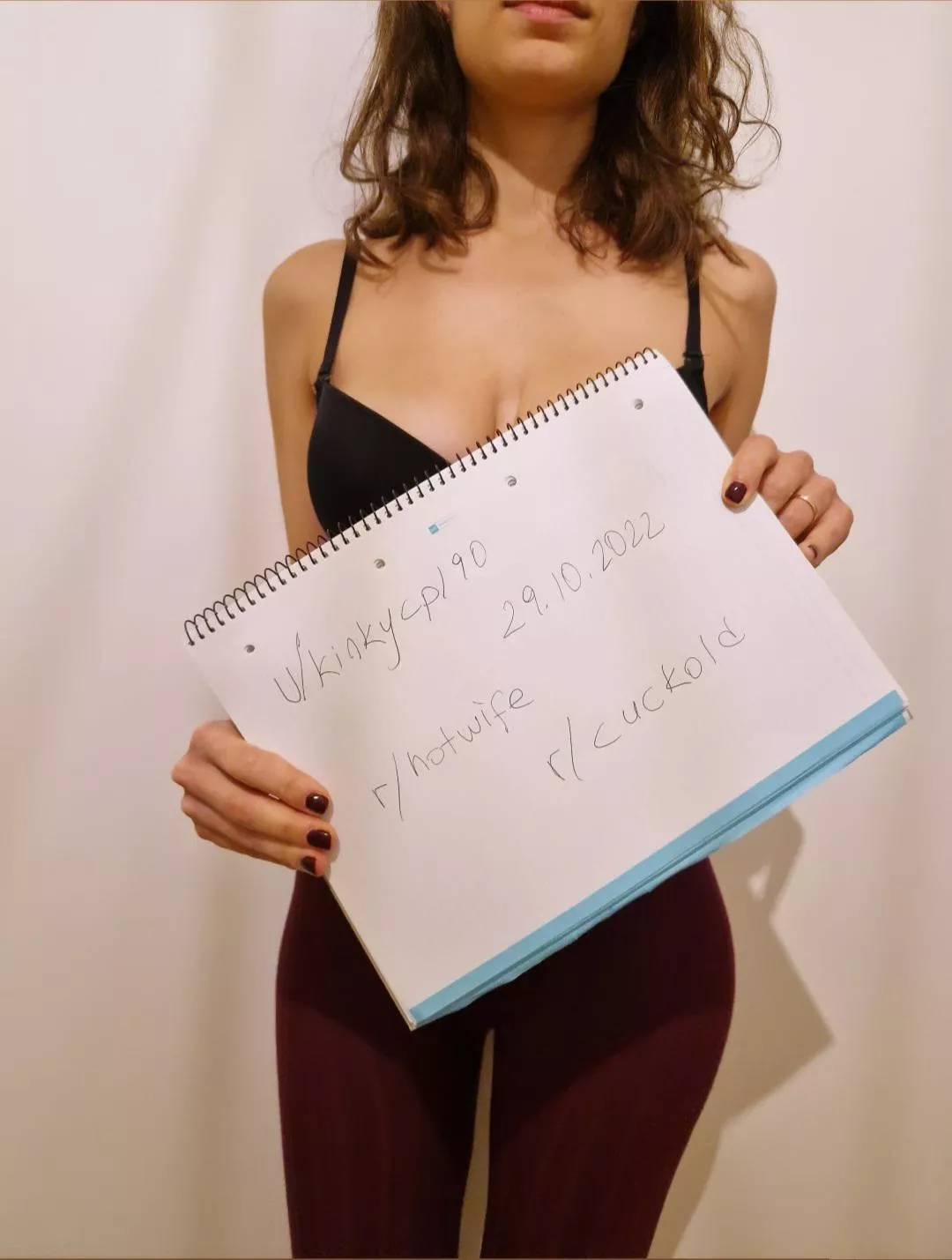 Hotwife is looking forward to get verified