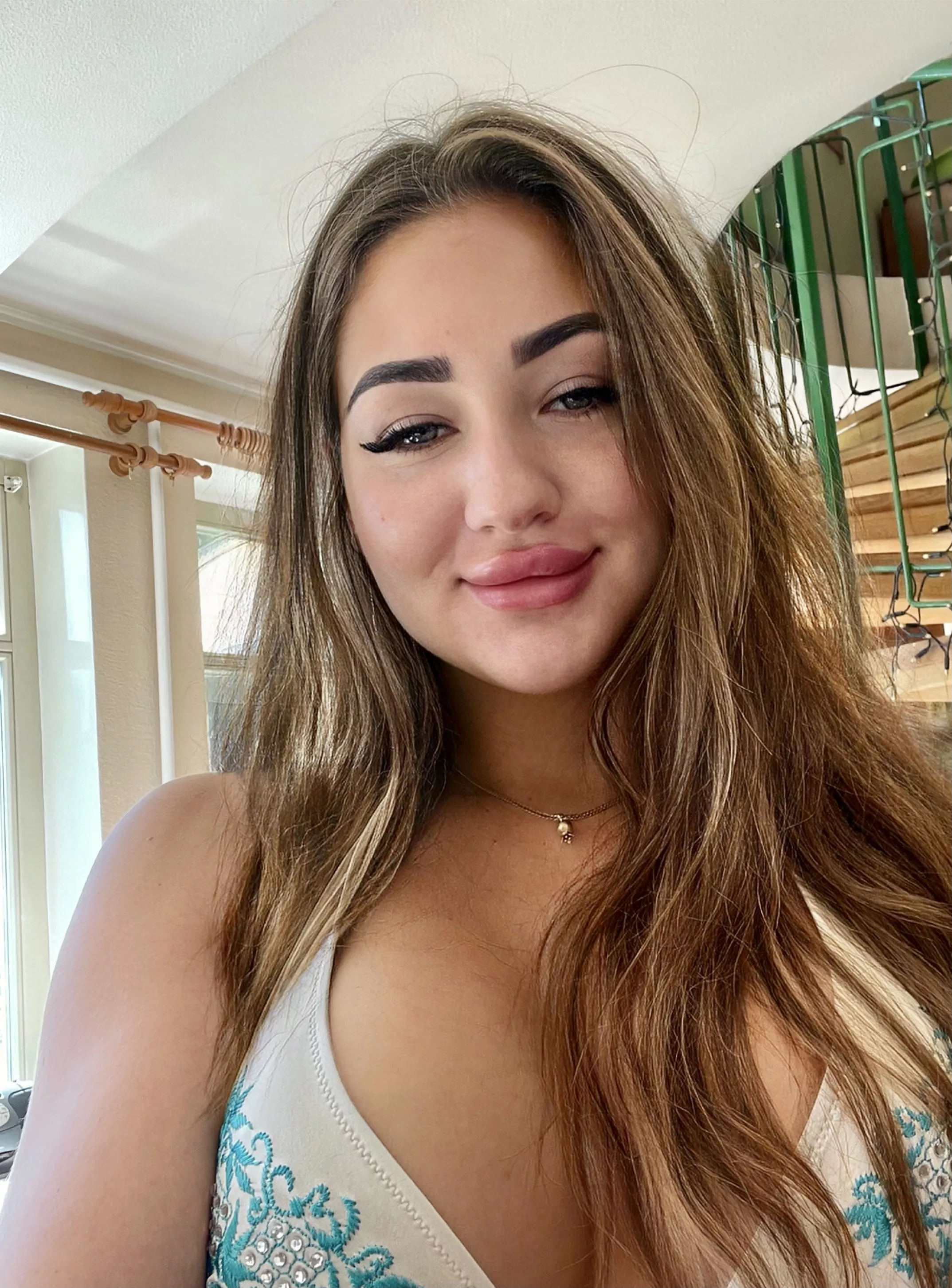 I hope that my face can make ur day better!