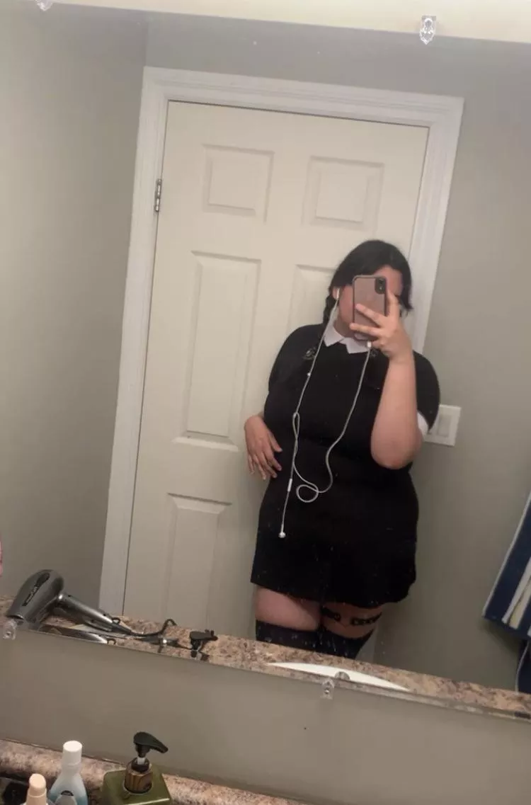 I love dressing like a slut and getting wasted at parties. White guys always end up lifting my skirt and taking what’s theirs.