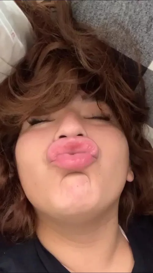 I made her pout like she's getting big blasts😮‍💨