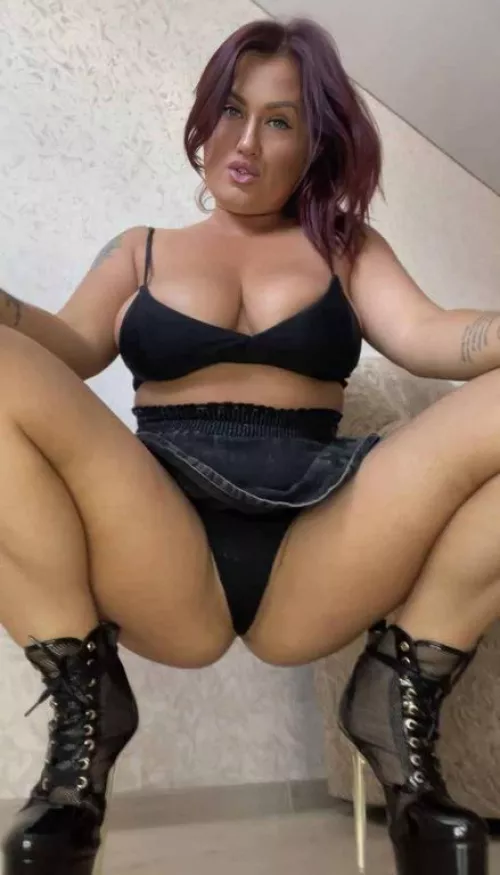 I think the heels make this outfit