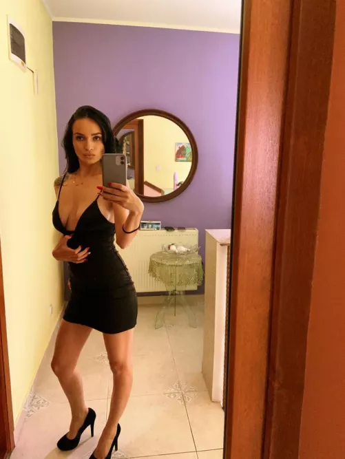 I use my heels to measure you