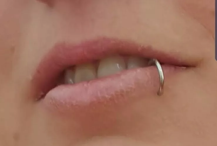 if you like her upvote and i will go on