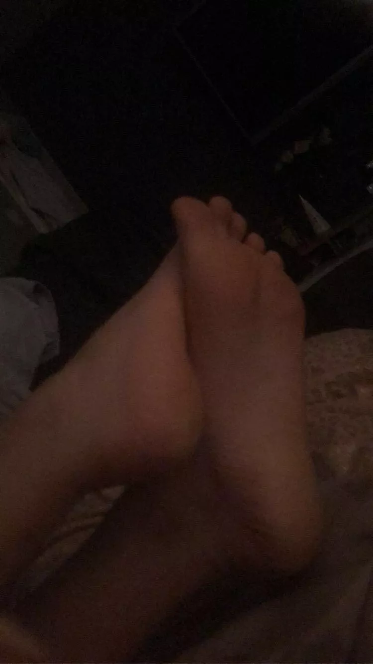 Im a verse looking for fun hmu;)