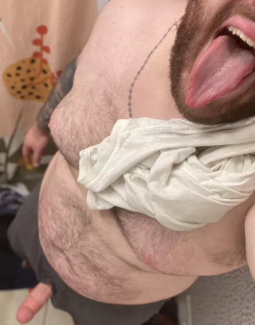 Jeez I got a long tongue 😏