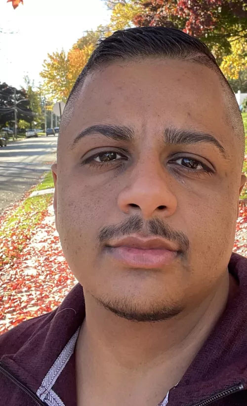 Just a trans guy saying hi and hope everyone is enjoying a nice weekend.