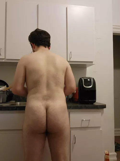 Just doing the dishes like any other guy