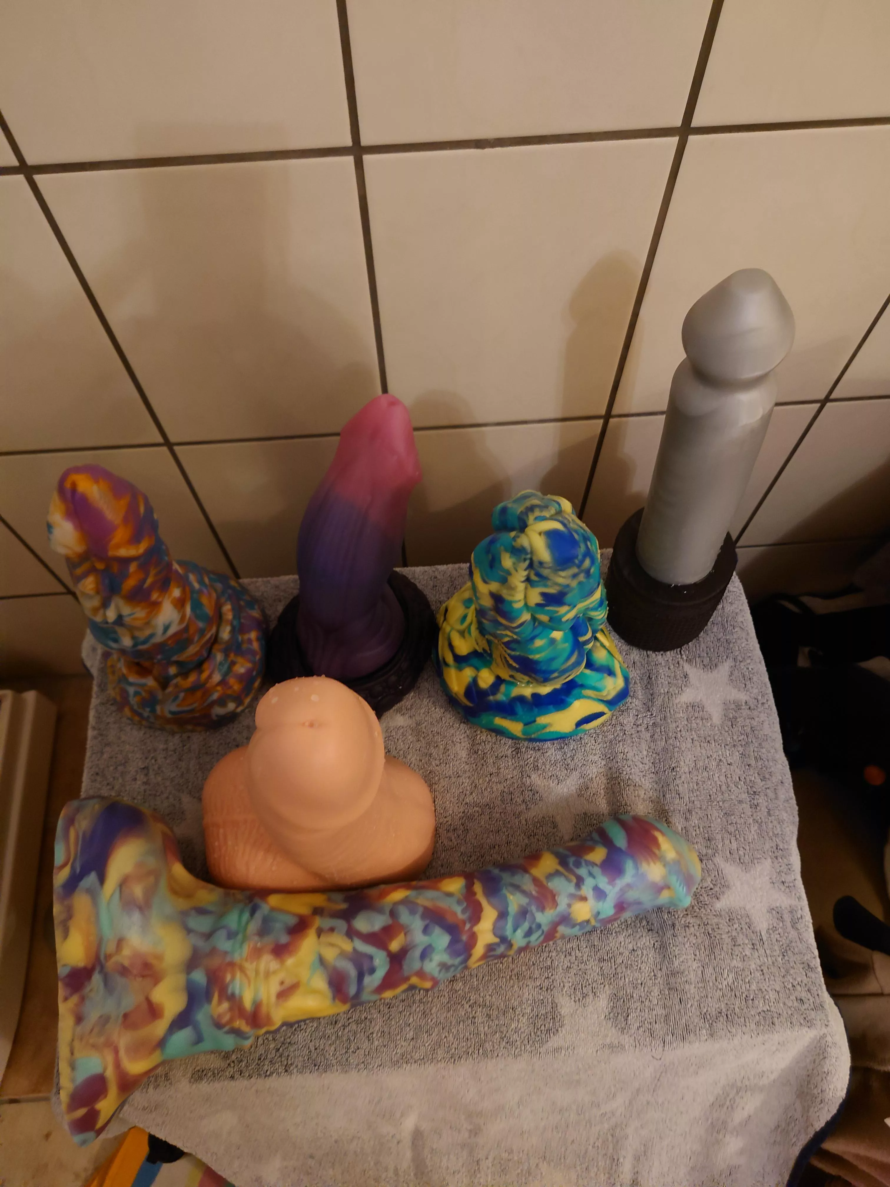 just washed these after the biggest session in literally forever. L Aux - L Nox - L Archer Cut - L Nova - XL Orochi - XL Chance Unflared, finished with my big stallion inside🤤