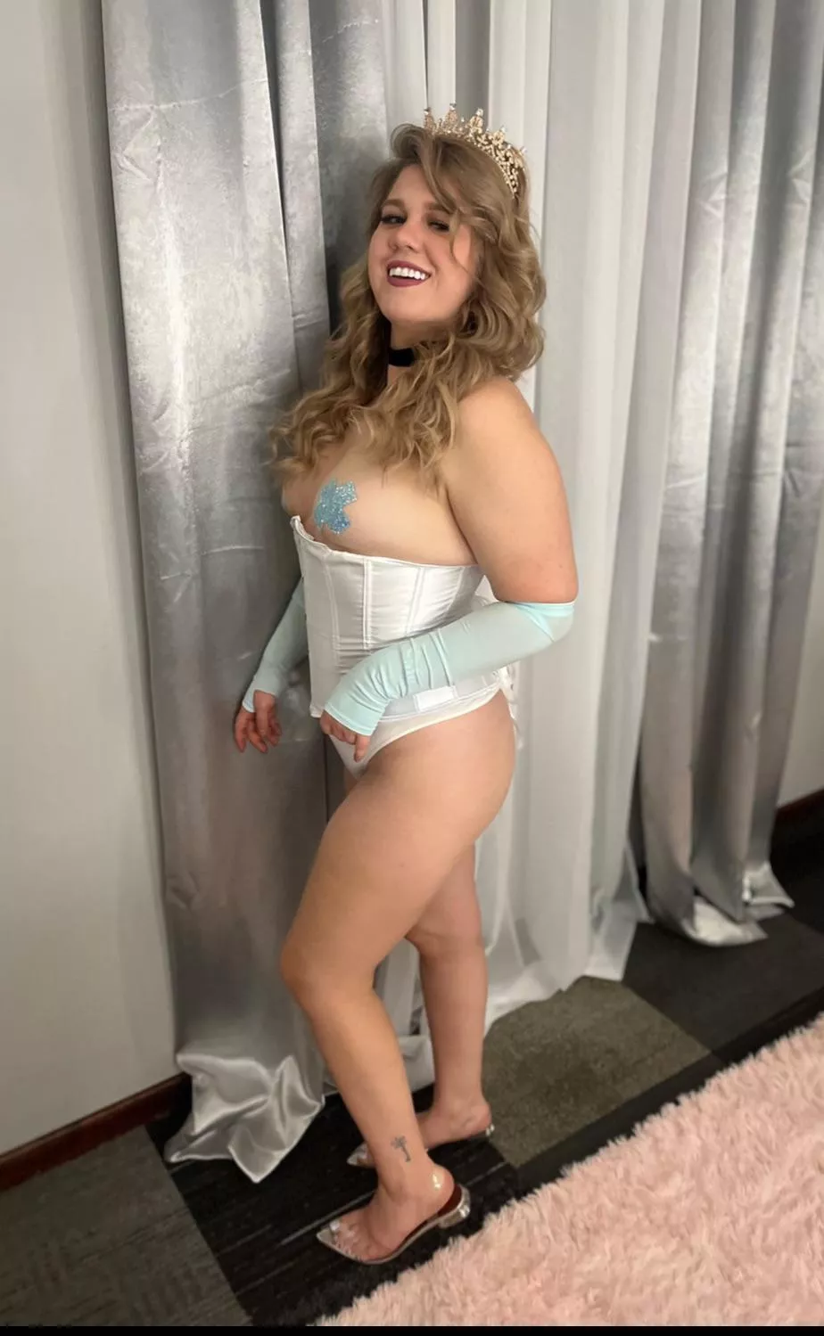 “Live like there is no midnight!” [f]