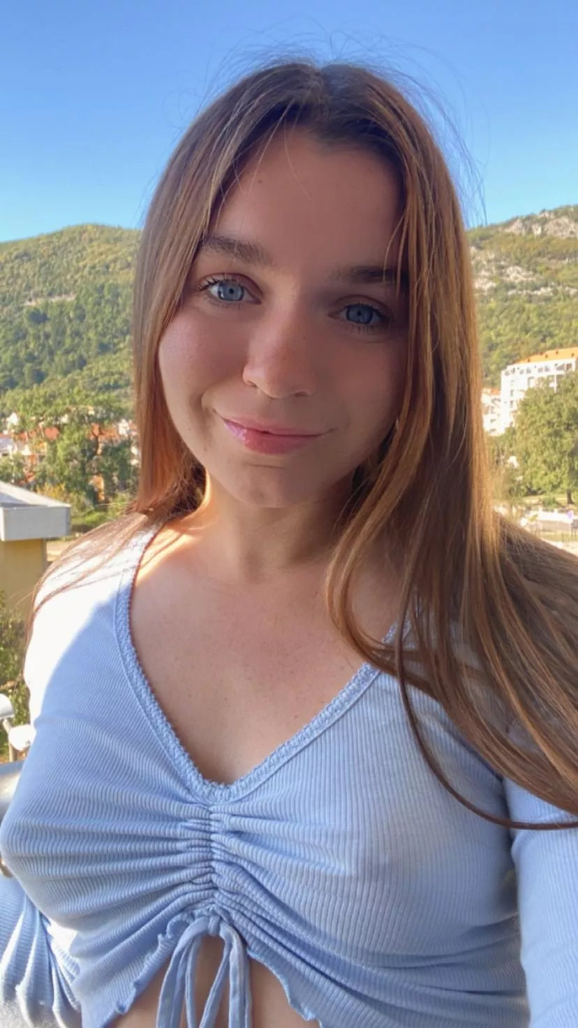 Look in my eyes 😳 don't cheat 😼