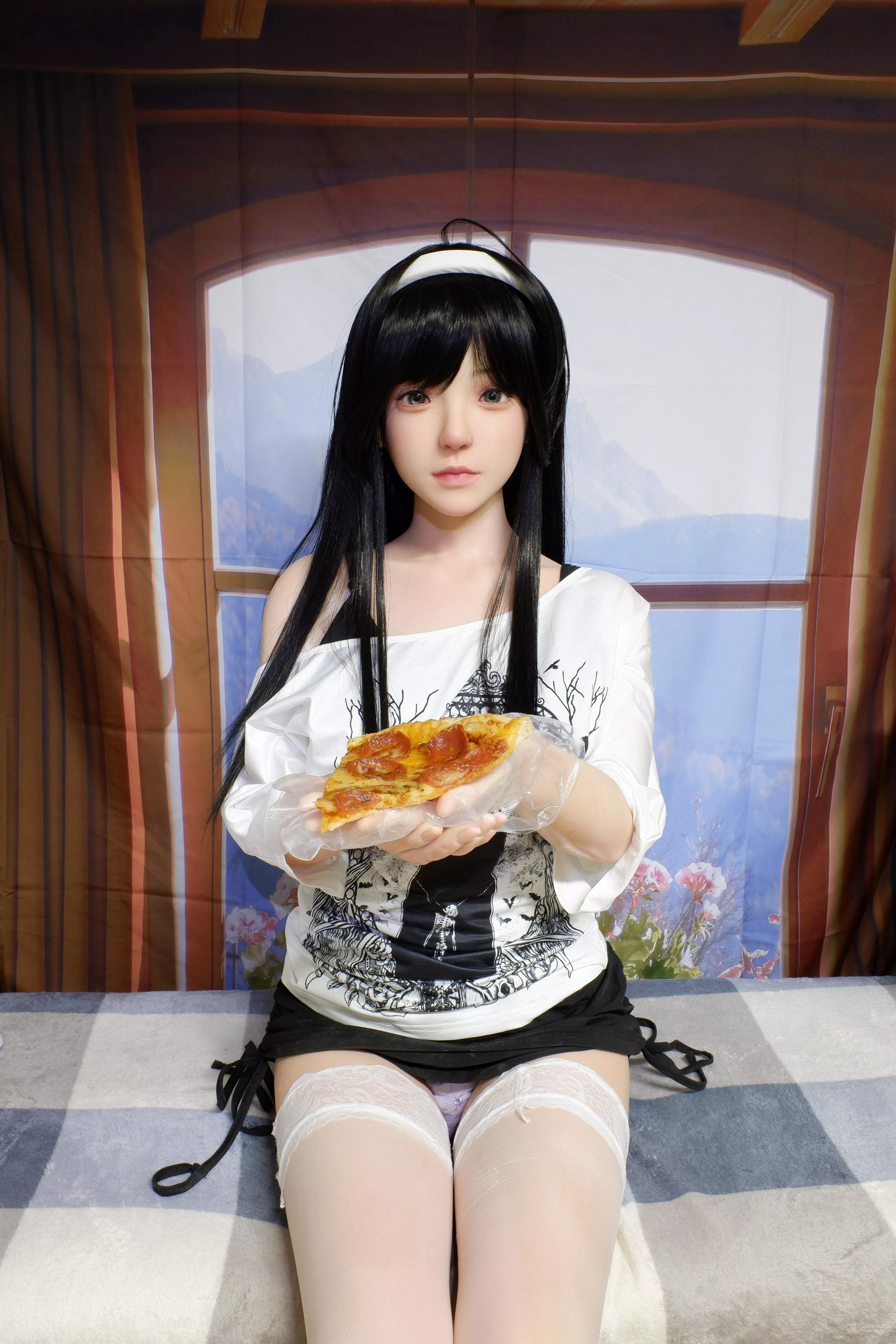 Master! Here! Eat the pizza.