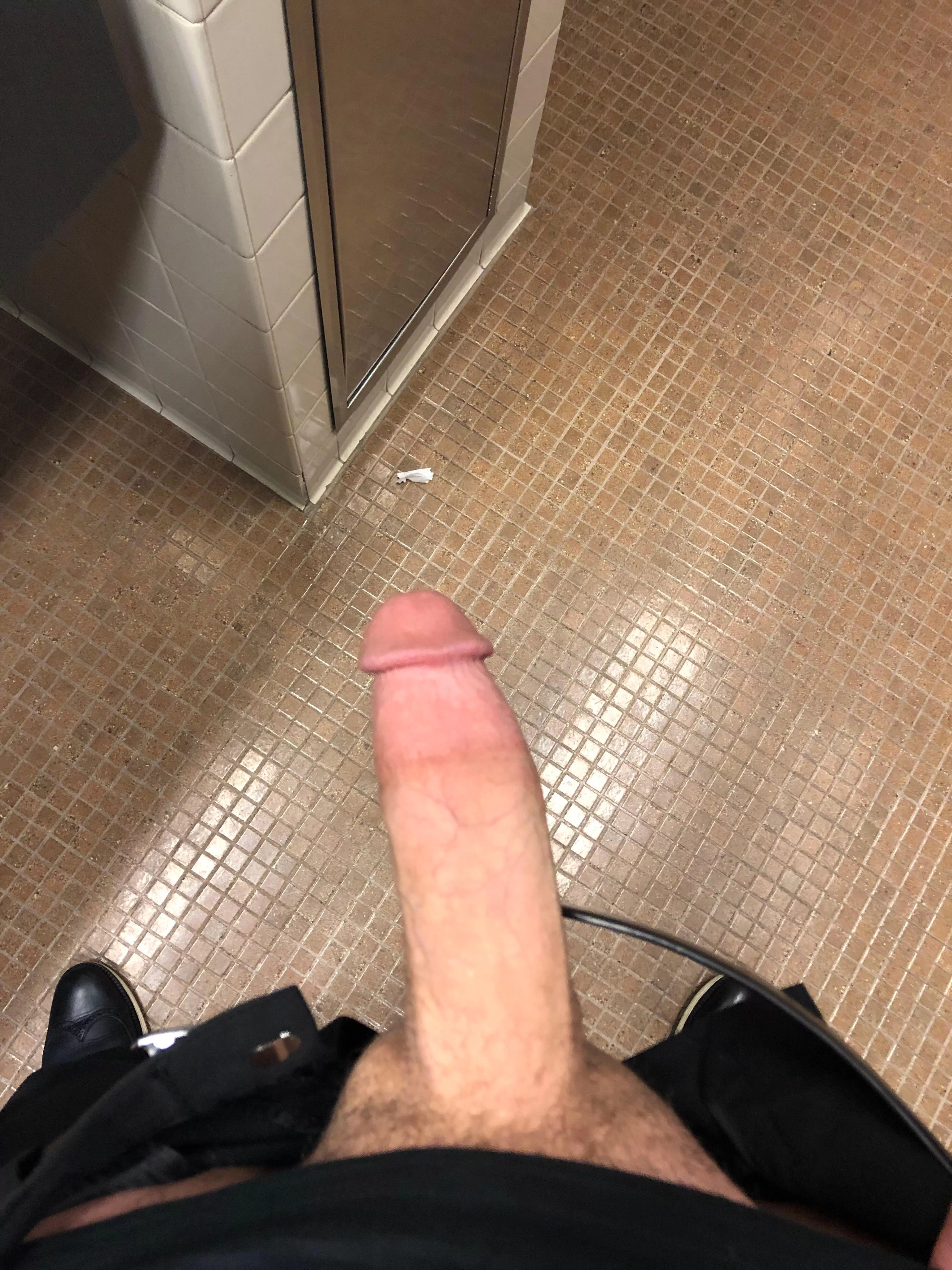 Mens rest room show off