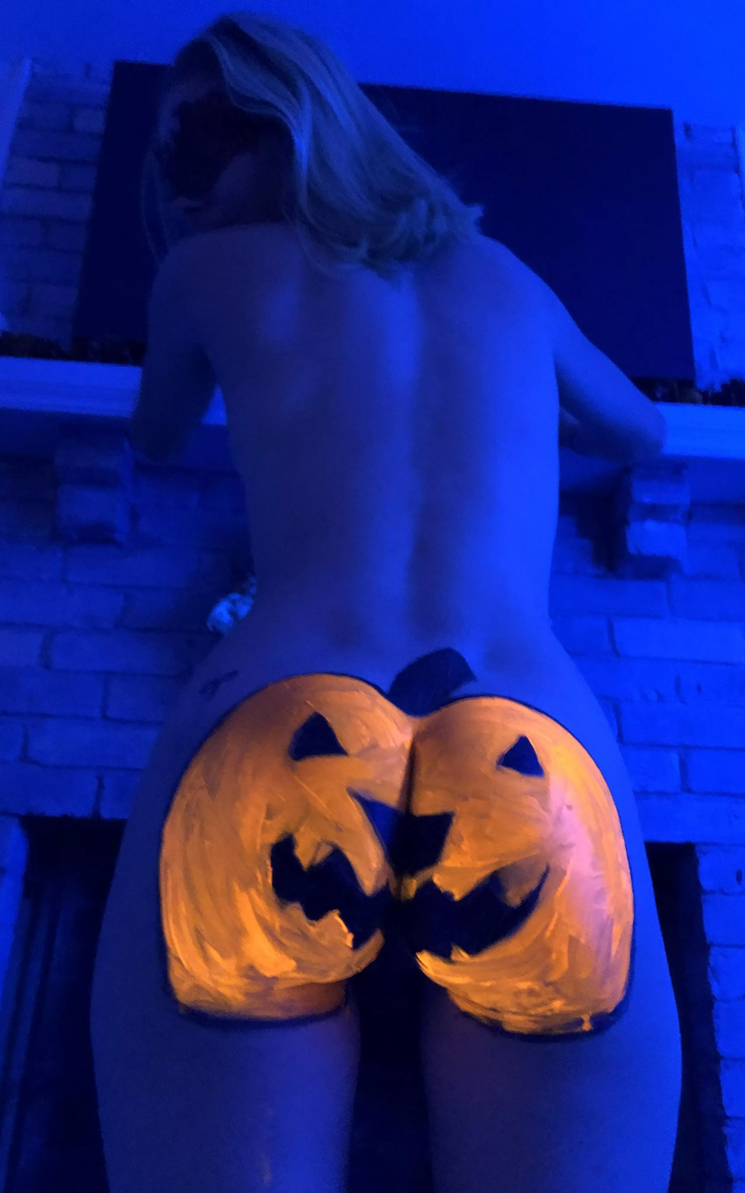 My Cute 34y/o MIL[F] Butt is super excited for Halloween