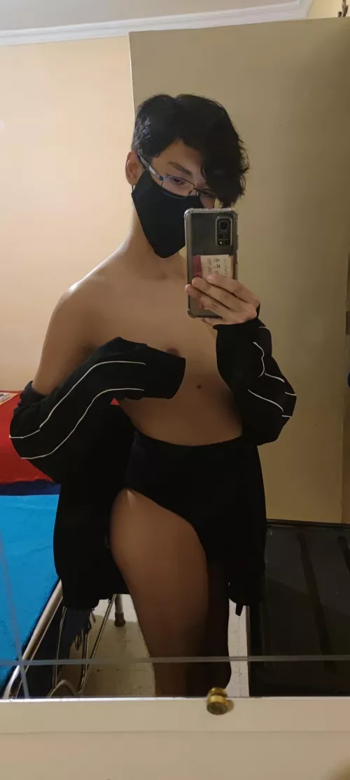 My first photo posing as a femboy, do you like it??