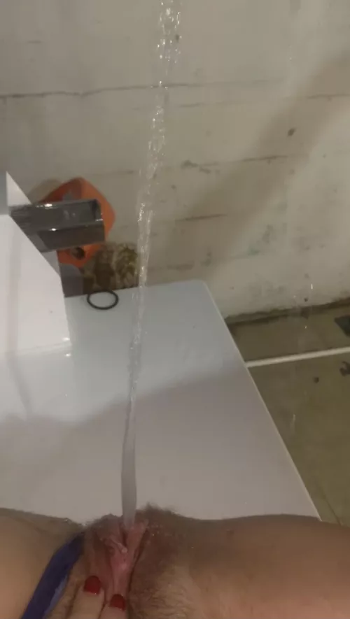 My lips parted so my piss can flow through