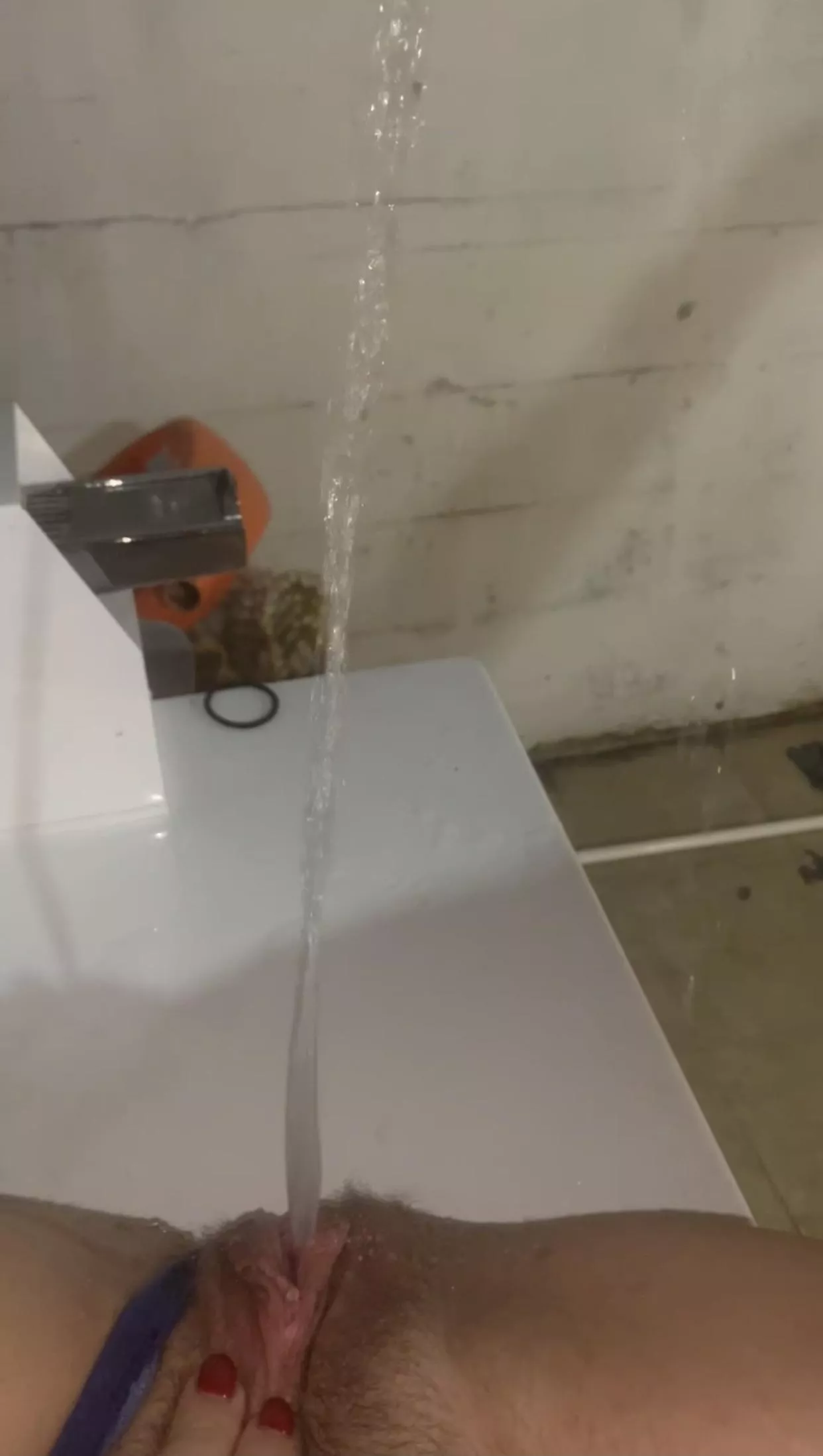 My lips parted so my piss can flow through