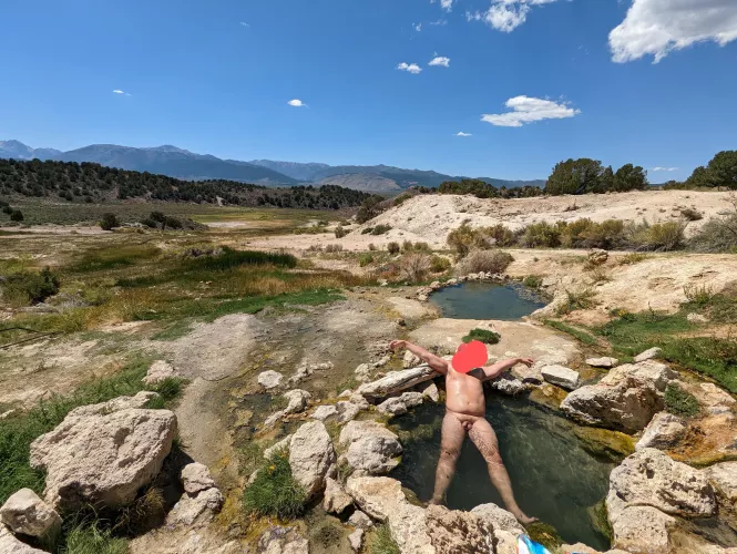 Naked in nature is the best place to be 😁