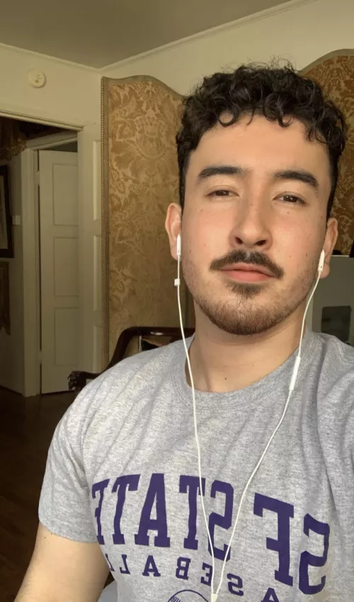 needing some gay friends!