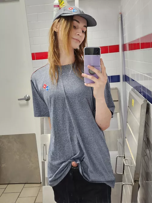 nobody: ... me in the bathroom at work: