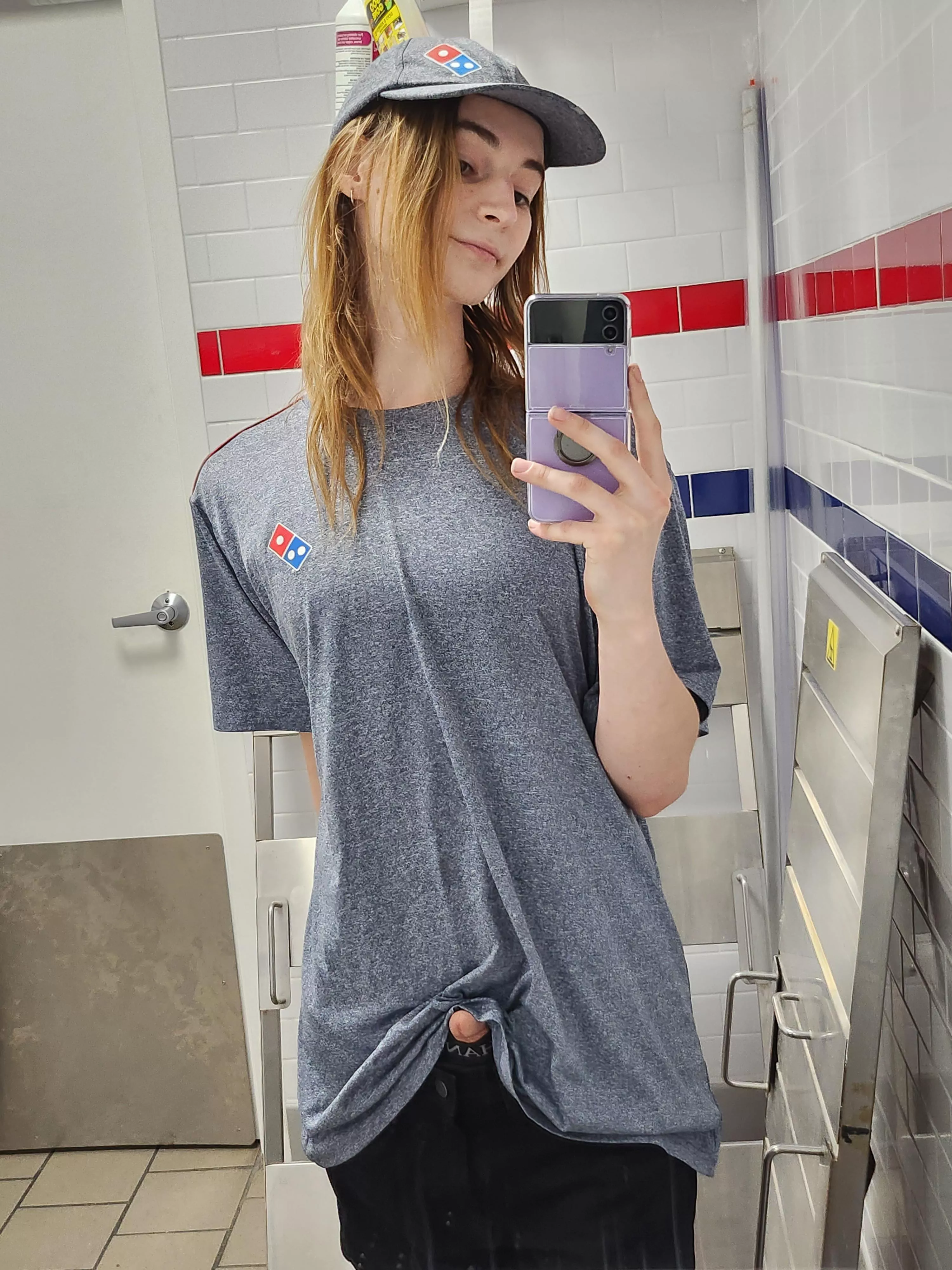 nobody: ... me in the bathroom at work: