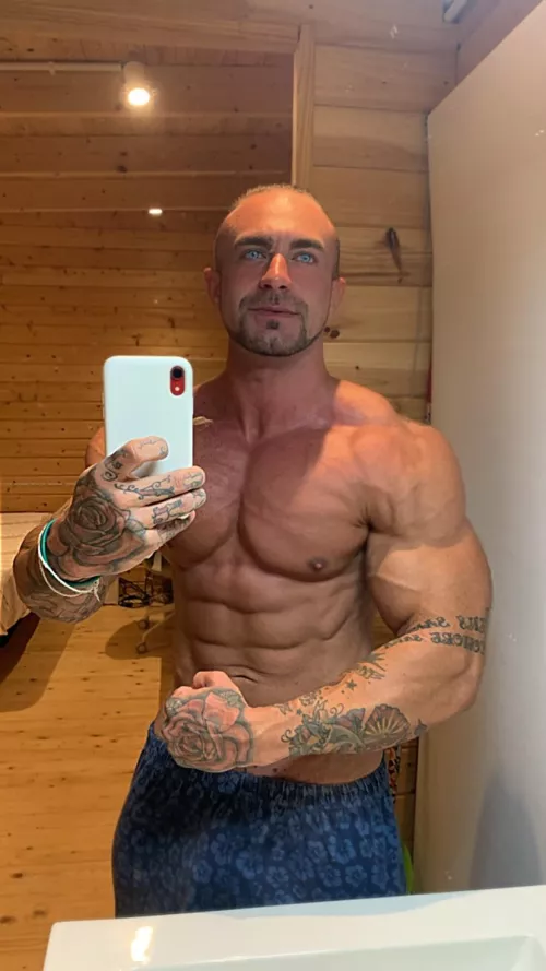 ONLINE NOW https://chaturbate.com/wild41