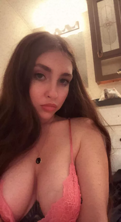 pretty girl in the pink dress 🤍