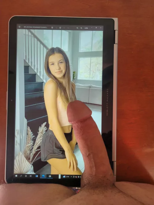 Someone's daughter wanted her to pose with my dick. Who thinks it would fit? 🤔😈❤️