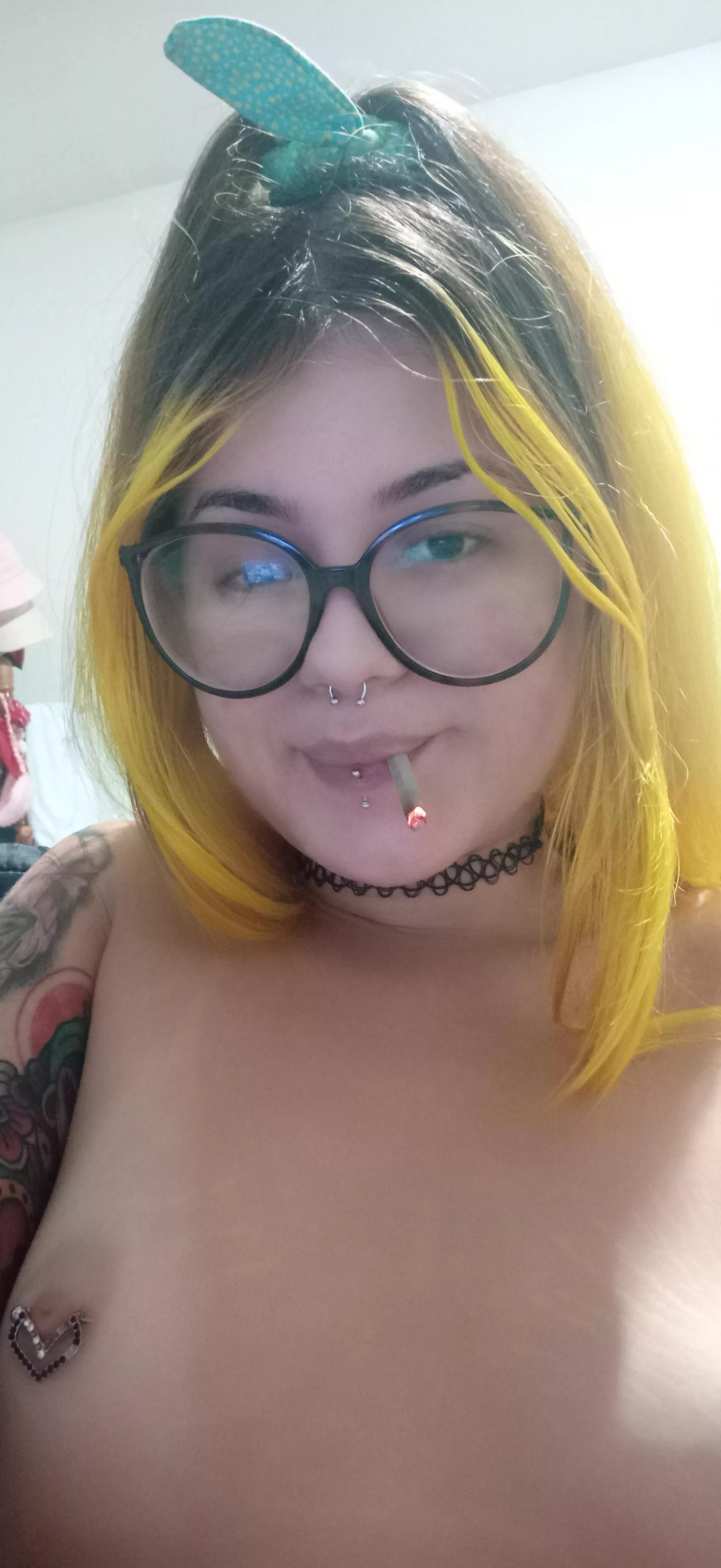 Suck my little titties plz