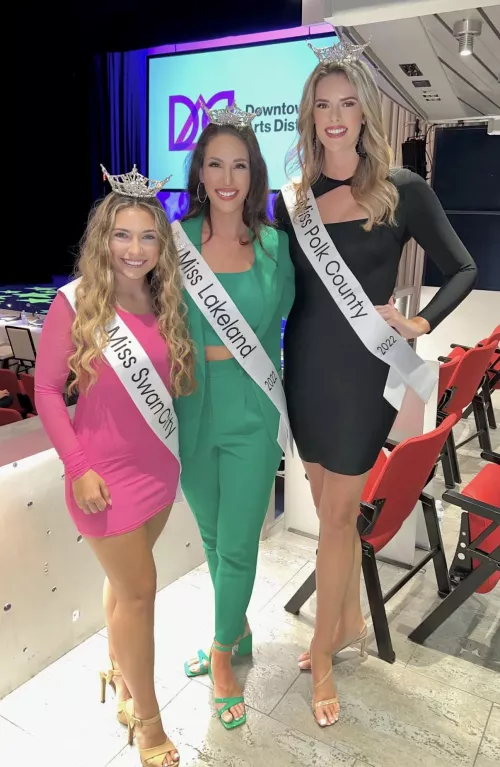 Tall blonde is 6’6”